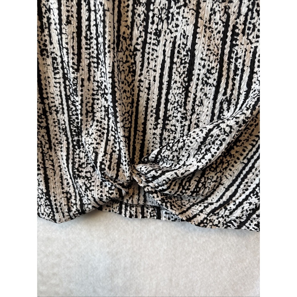Alfred Dunner Black White Woven Striped Blouse Twist Hem 2X Art Resortwear Chic - Picture 8 of 10